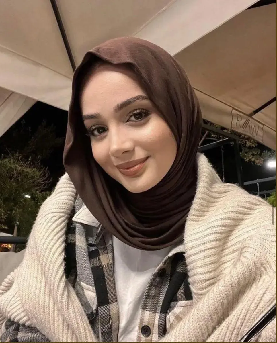 Gizem - Sarıyer Escort