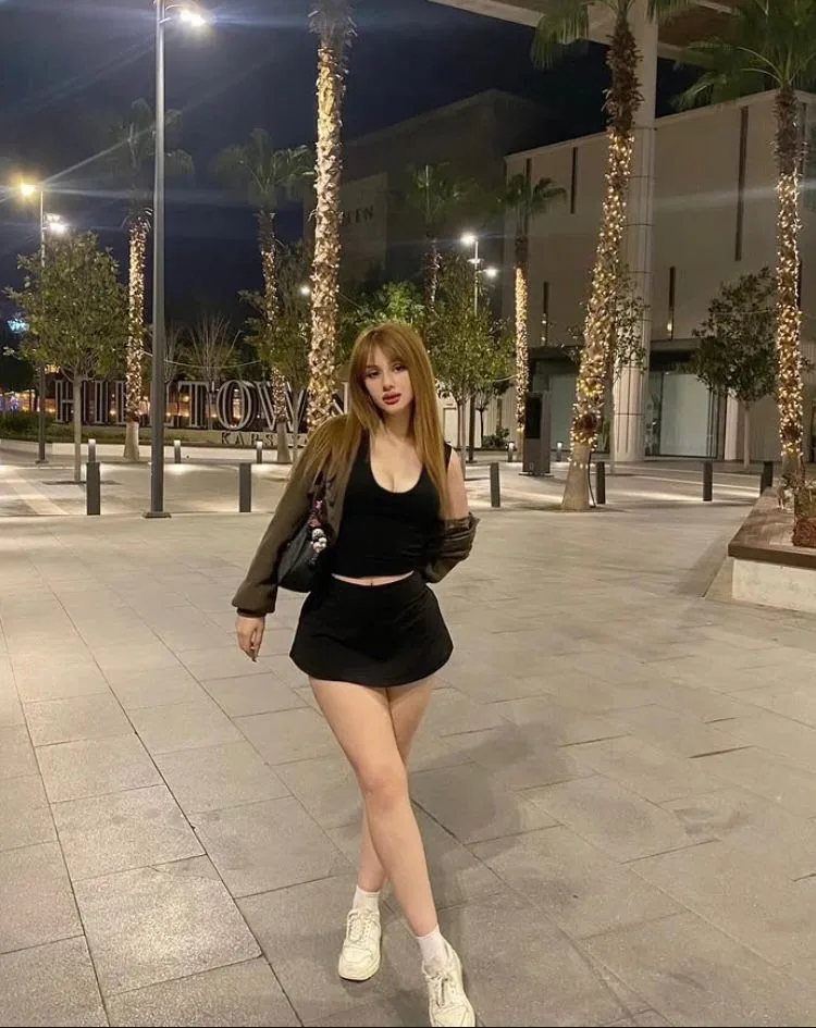 Özlem - Sarıyer Escort